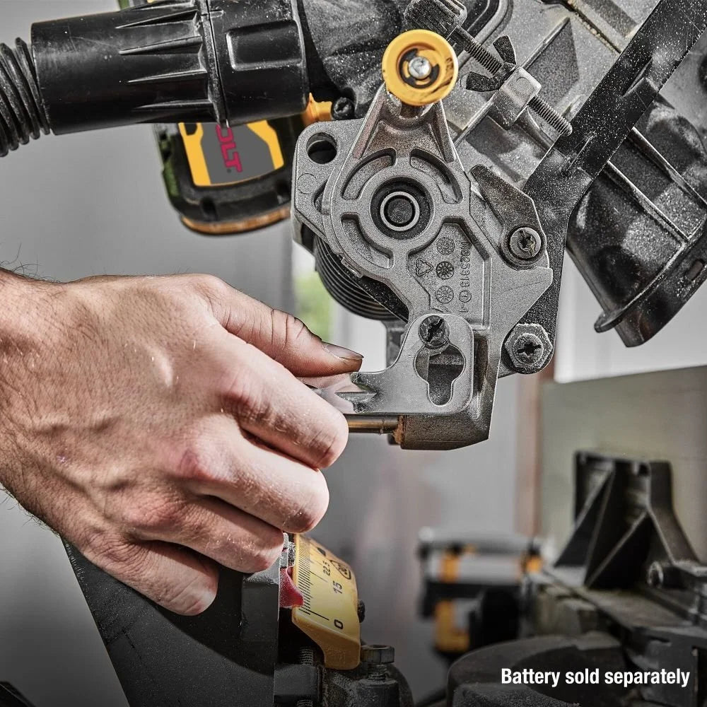 DeWalt DWS780 12 in Double Bevel Sliding Compound Miter Saw