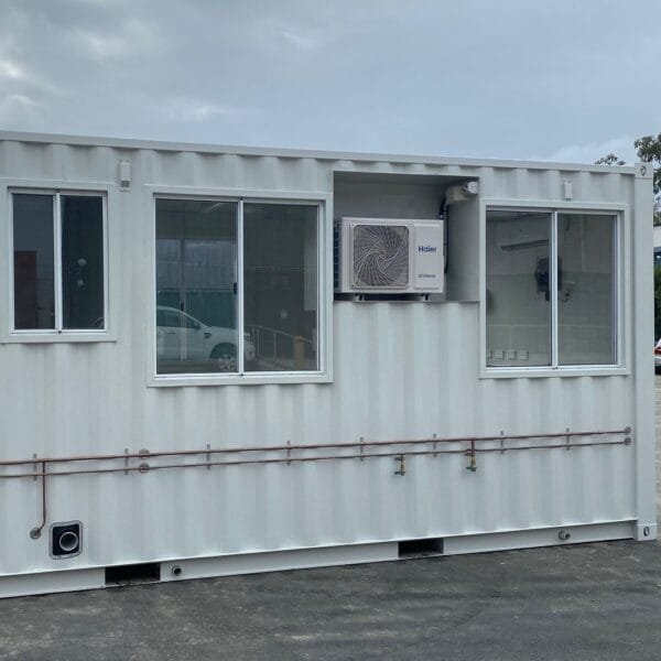 20′ standard single use container with glass windows and AC - TryIlluminate