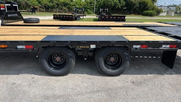 35 Foot Big Tex Tandem Dual Wheel Axle with Mega Ramp Black Gooseneck Trailer (22GN-35D5A-MRBK) - TryIlluminate