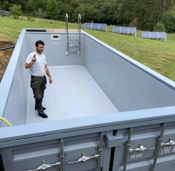 40ft Swimming Pool container - TryIlluminate