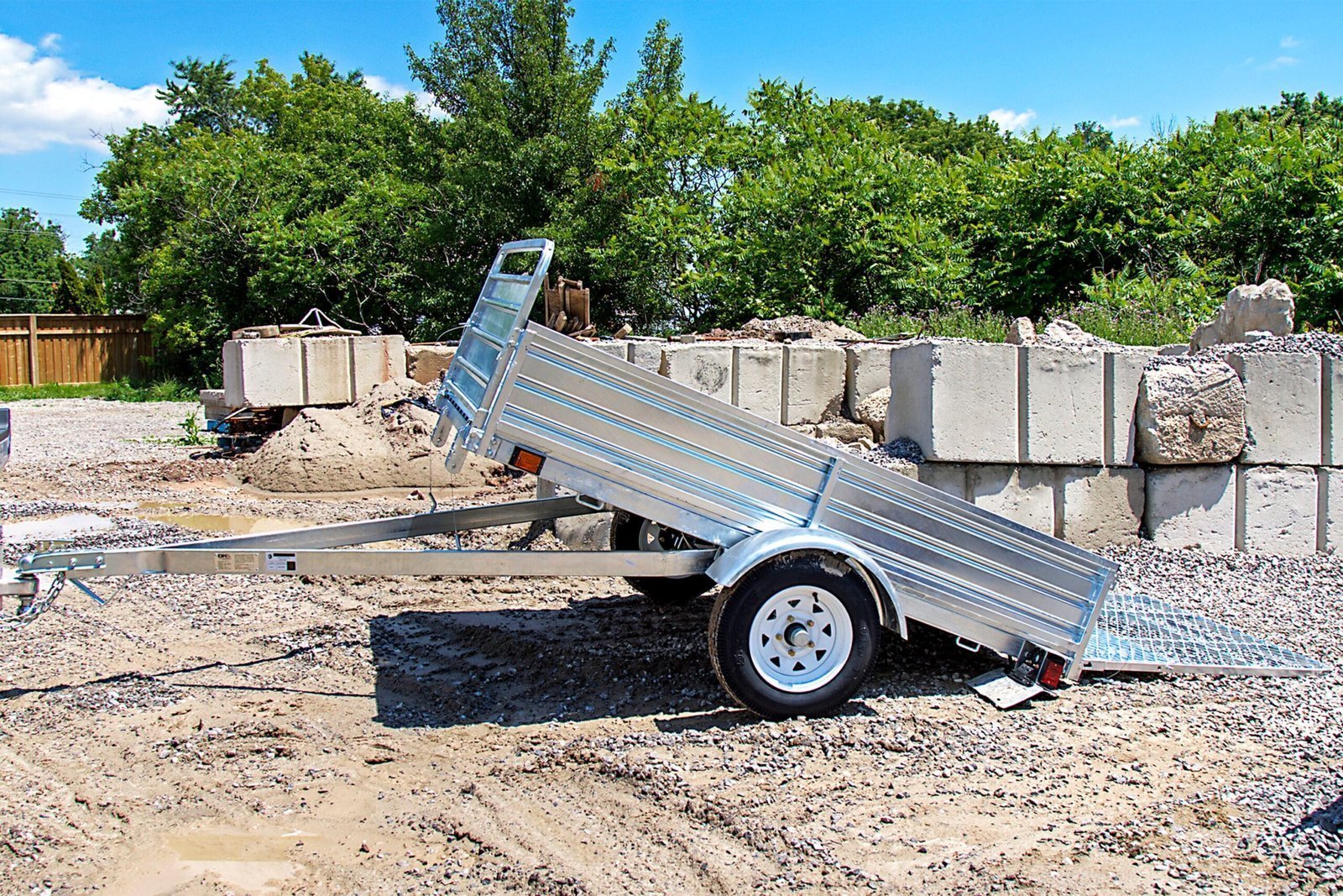 DK2 5-ft x 7-ft Steel Utility Trailer with Ramp Gate ( 1639-lb Capacity ) 2491713