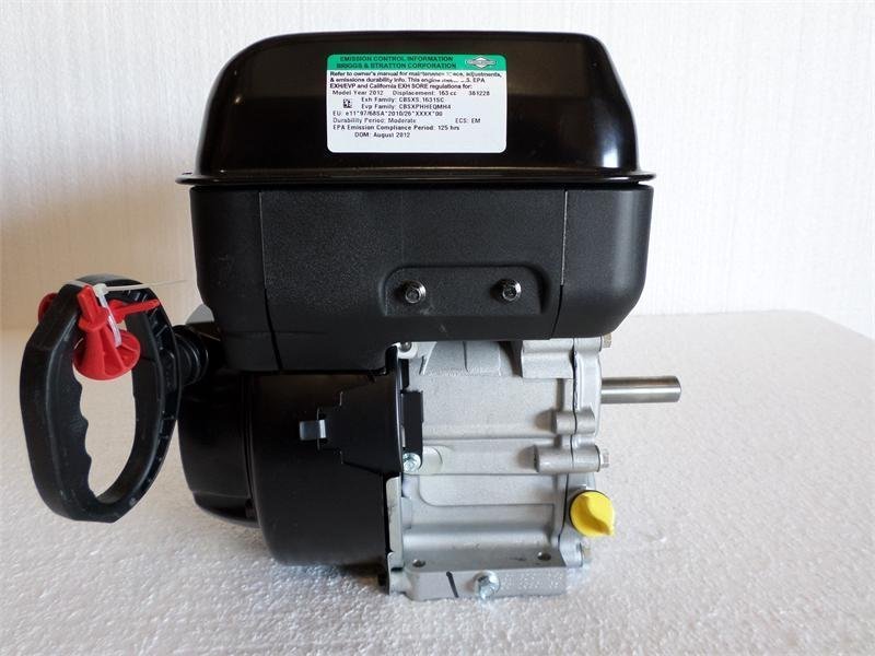 Briggs & Stratton Horizontal Snow Engine 7.5 TP 3/4″ X 2-27/64″ # 10D132-0115
