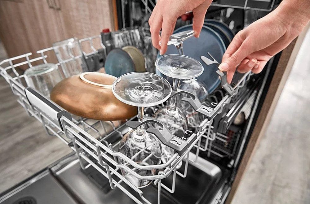 KitchenAid – Top Control Built-In Dishwasher with Stainless Steel Tub, FreeFlex Third Rack, 44dBA – Black stainless steel