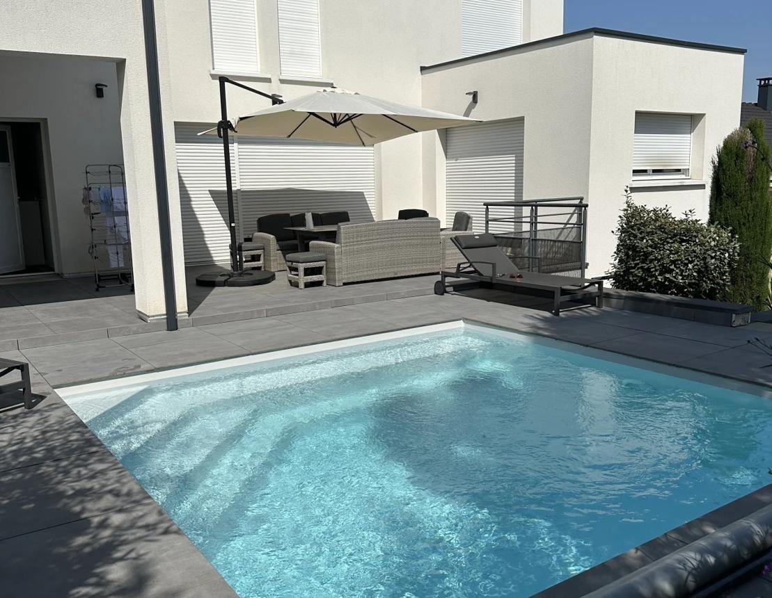 Piscine En Kit Béton Carré 4 X 4 M Luxe - TryIlluminate