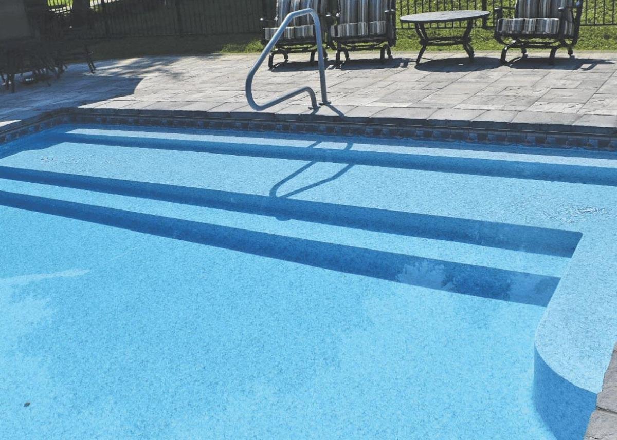 Royal Swimming Pools 8′ Straight Back Step 4-Tread White Cantilever Latham - TryIlluminate